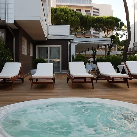 מלון Atmosfere 4*