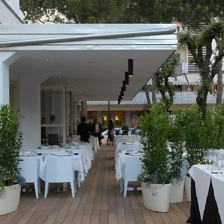 מלון Atmosfere 4*